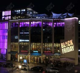 Projection logo lumineux Black Friday événementielle